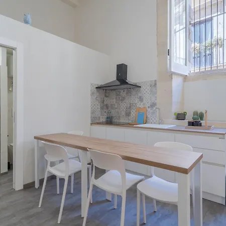 Historic Building Modern Touches - Ortigia *