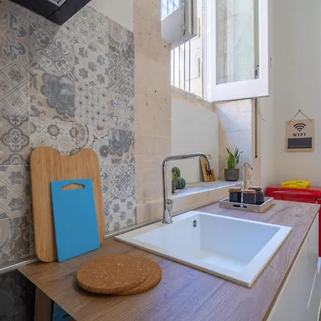 Historic Building Modern Touches - Ortigia *