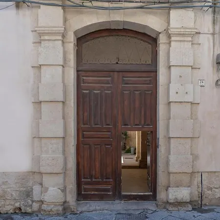 Apartment Historic Building Modern Touches - Ortigia *