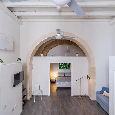 Historic Building Modern Touches - Ortigia *
