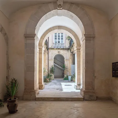 Historic Building Modern Touches - Ortigia