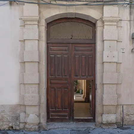 Historic Building Modern Touches - Ortigia